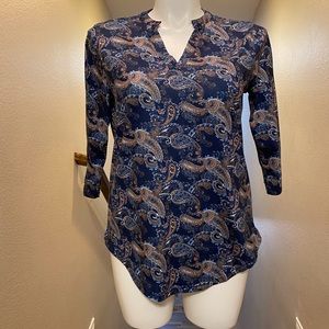 Woman’s Blue Paisley Knit Tunic Top Size L Davenil